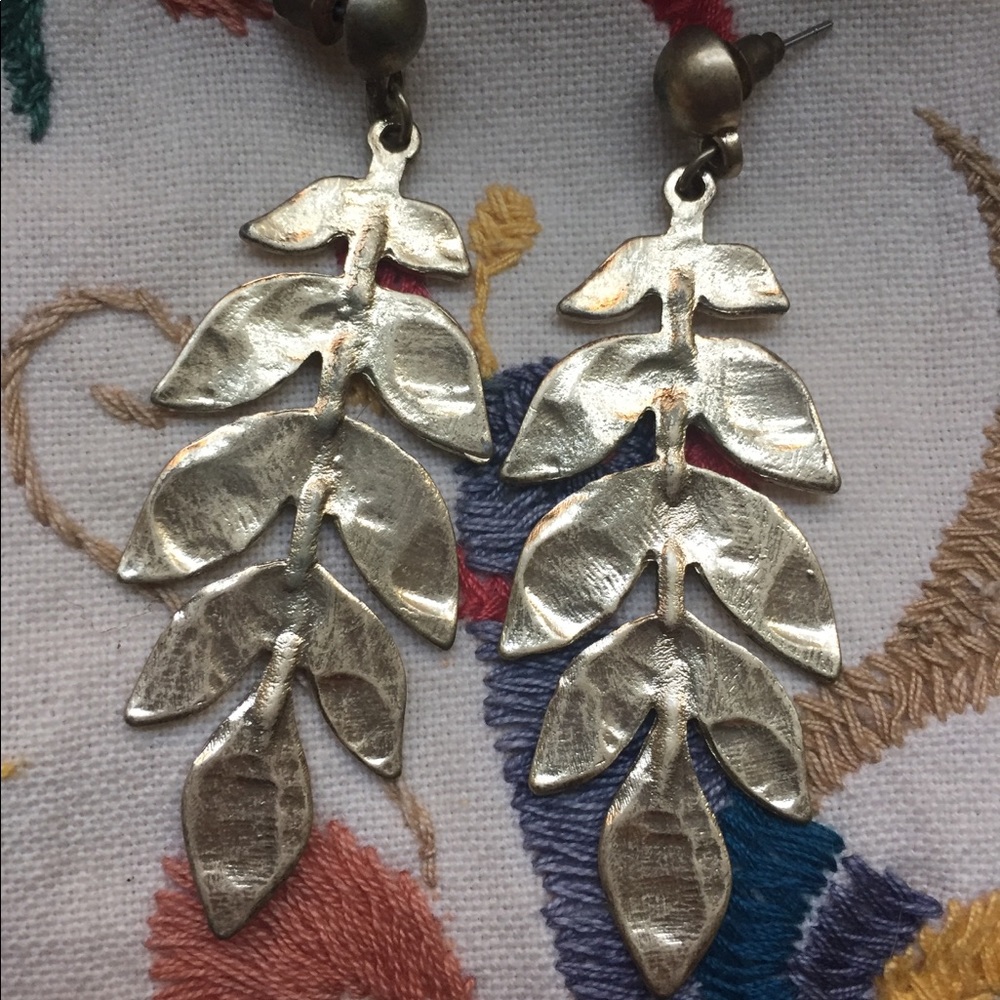 Leaf Design Post Back Earnings - image 5